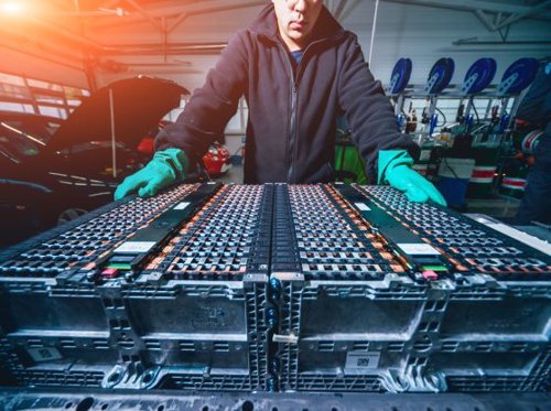 Can old electric car parts bring green power to energy-deprived parts of Africa?